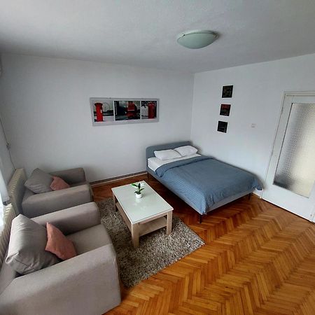 Peaceful And Spacious Apartment With Free Parking Баня-Лука Екстер'єр фото