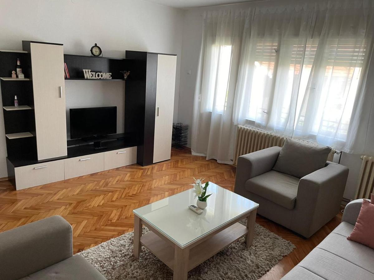 Peaceful And Spacious Apartment With Free Parking Баня-Лука Екстер'єр фото